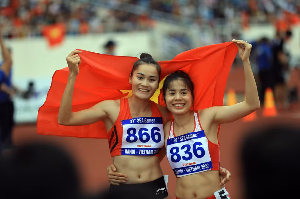 Nguyen Thi Huyen (836) se llevó una medalla de oro en la modalidad 400 metros femenina, y Quach Thi Lan recibió una medalla de bronce