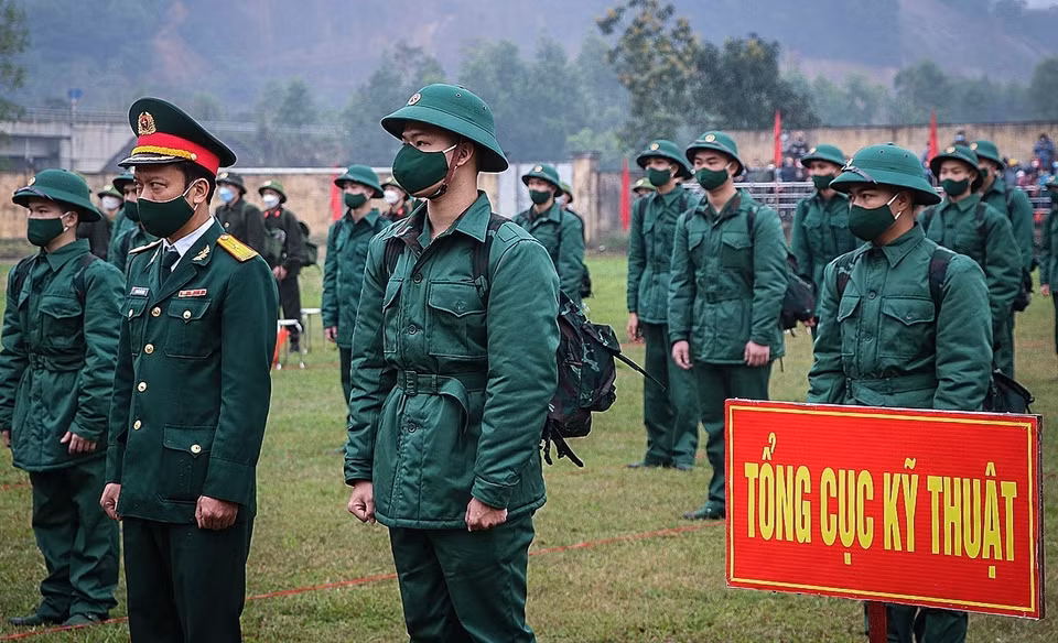 Jóvenes vietnamitas se alistan en el ejército (Foto: VNA)