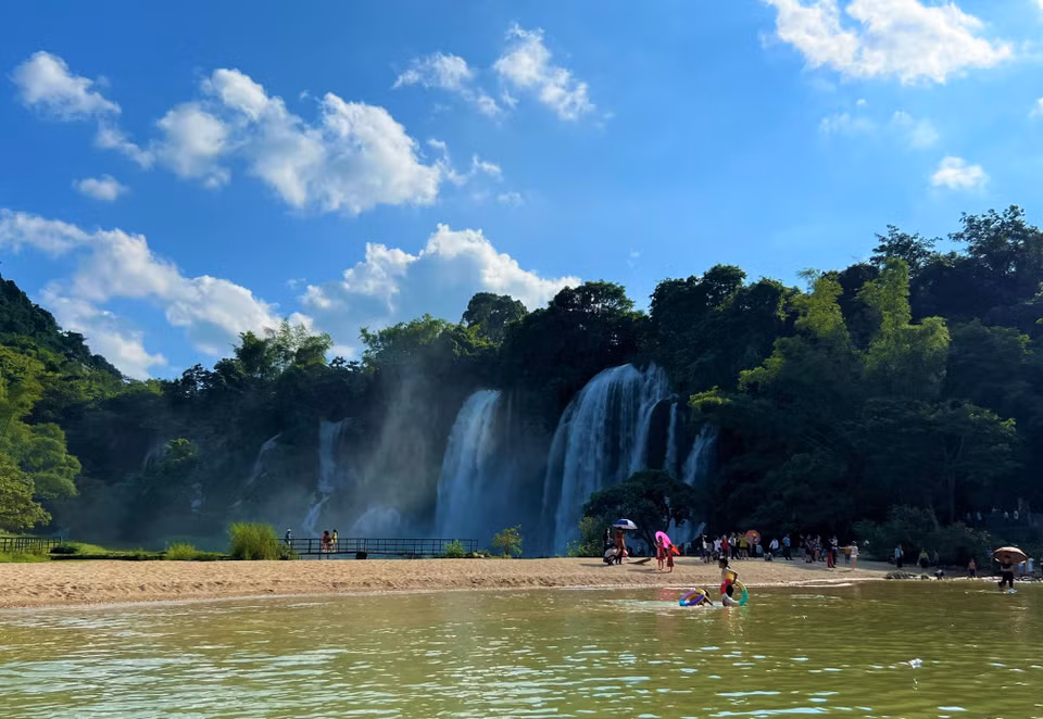 El paisaje poético de la cascada de Ban Gioc en otoño. (Fuente: VNA)
