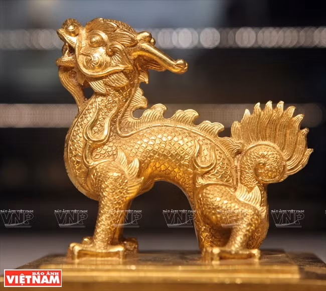 El dragón en un sello real datado de la dinastía Nguyen. En la creencia vietnamita, este animal simboliza al rey, llamado “hijo del cielo”. (Fuente: VNA)