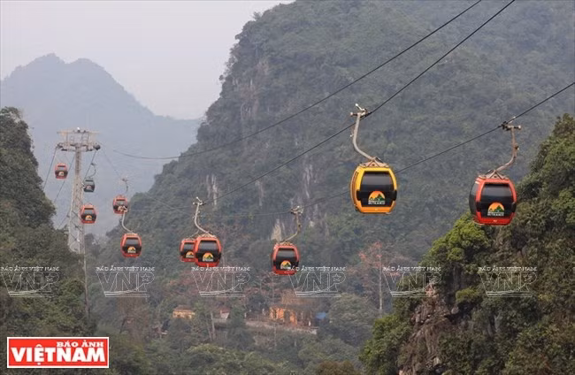 Sistema teleférico para facilitar el transporte para los visitantes (Fuente: VNA)