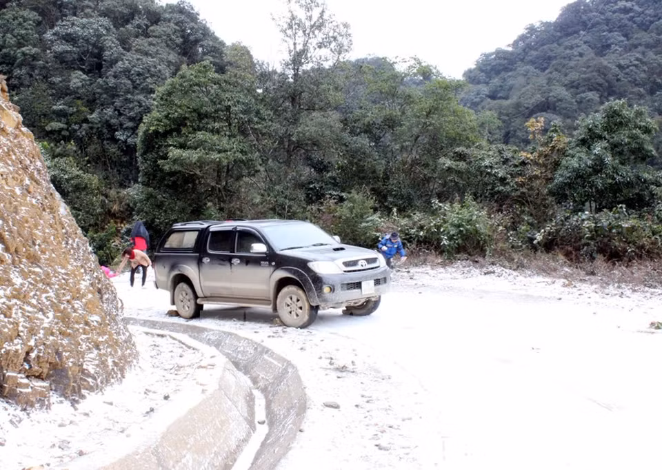 Una camioneta está atascada (Fuente: VNA)
