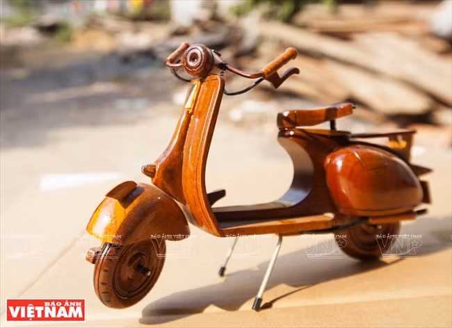 Algunas obras hermosas de la comunidad artesanal de Binh Minh (Fuente: VNA)