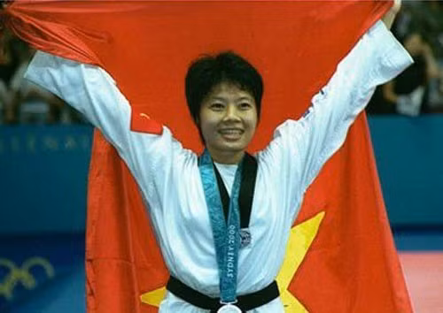 La taekwondista Tran Hieu Ngan obtuvo la medalla de plata por primera vez para el país en los Juegos Olímpicos de Sídney 2000 (Fuente: VNA)