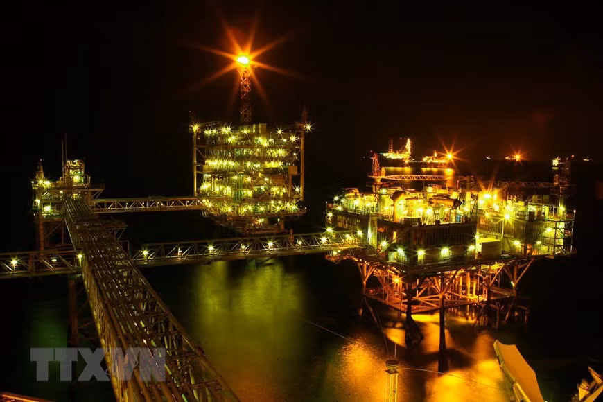 Noche en la plataforma tecnológica central número dos (Fuente: VNA)