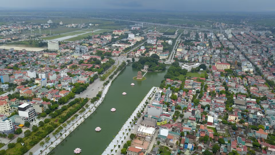 Vista de la ciudad de Ninh Binh que se moderniza cada vez más (Fuente: VNA)
