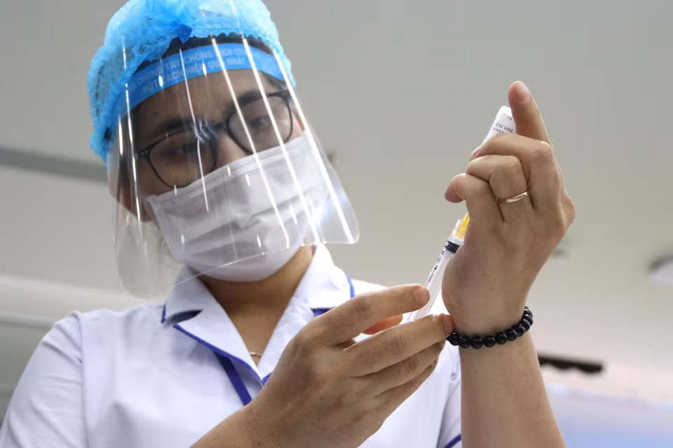 Preparativos de la vacunación para los trabajadores en la empresa FPT, en Ciudad Ho Chi Minh (Fuente: VNA)