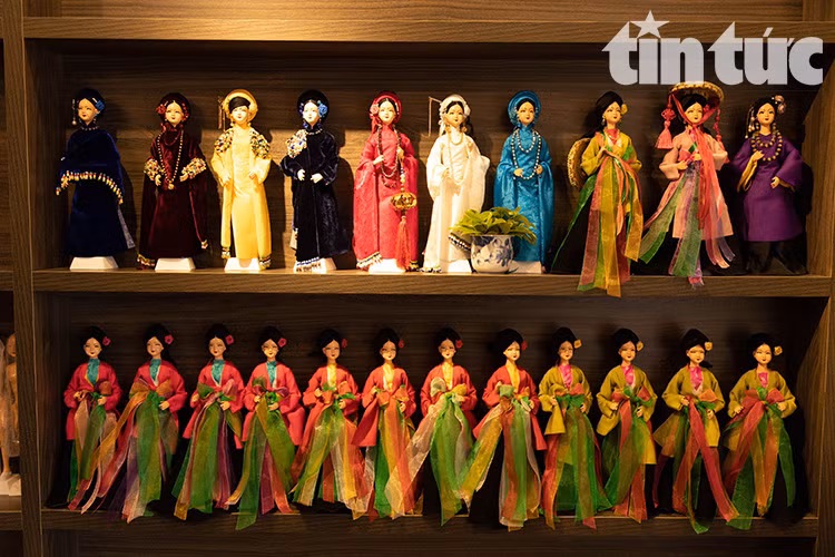  Muchas muestras de ropa étnica son idénticas a las originales de los Dao, Mong, Thai, Tay, Ha Nhi y Lo Lo. (Foto: Periódico Tin Tuc)
