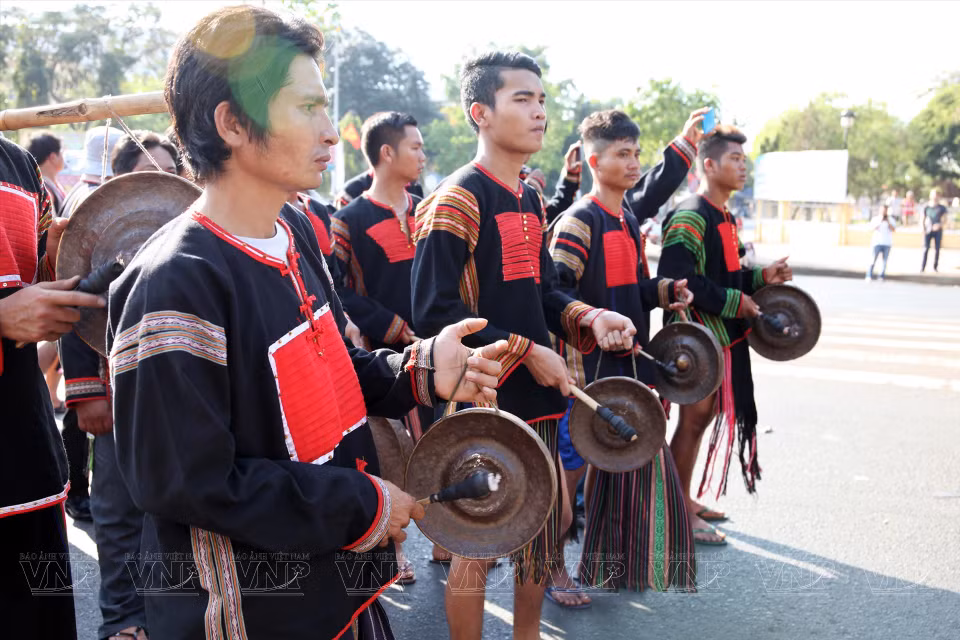 Trajes tradicionales de la etnia minoritaria Ede.
