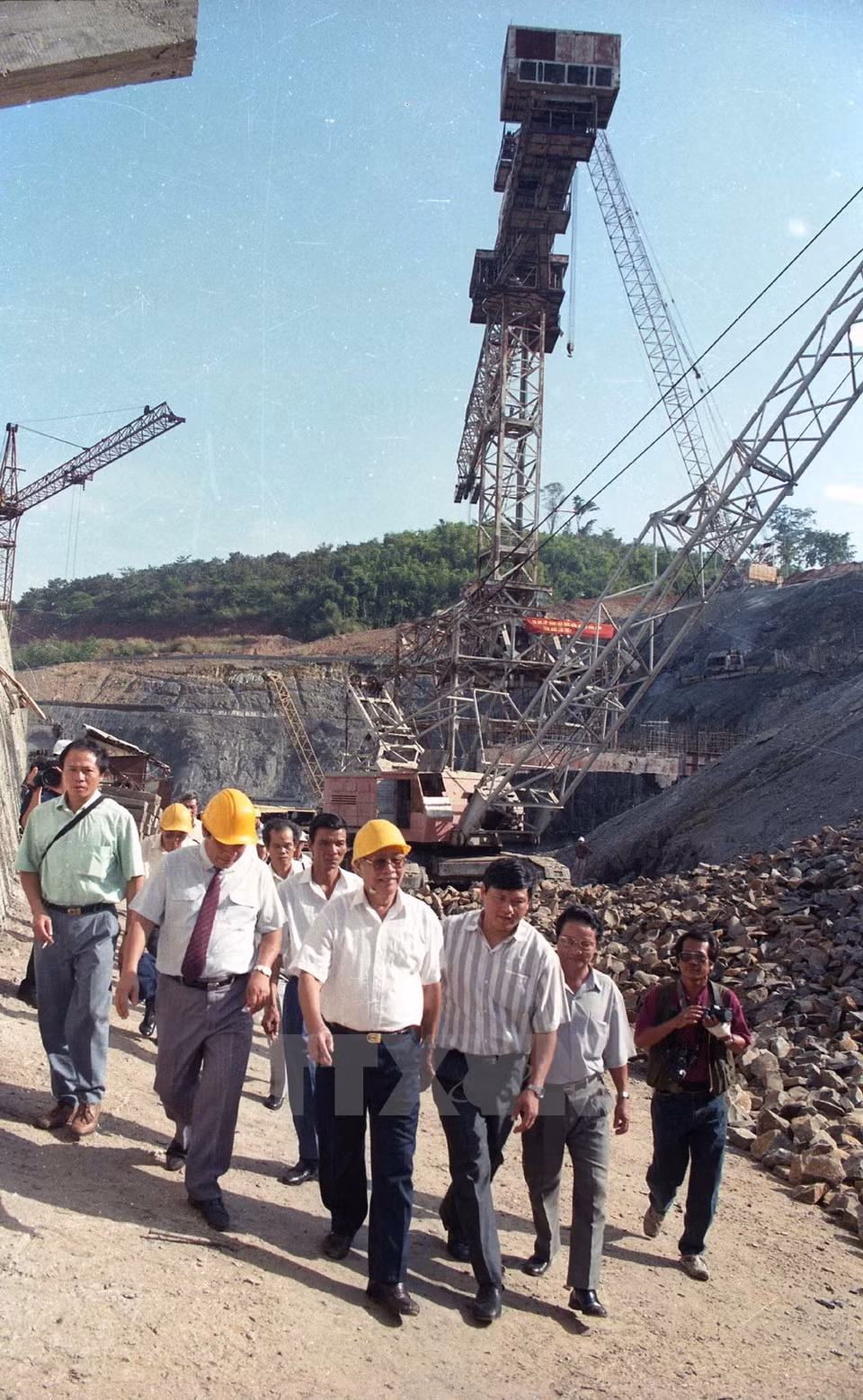 El exprimer ministro Vo Van Kiet visitó en 1993 la planta hidroeléctrica Thac Mo (Fuente: VNA)