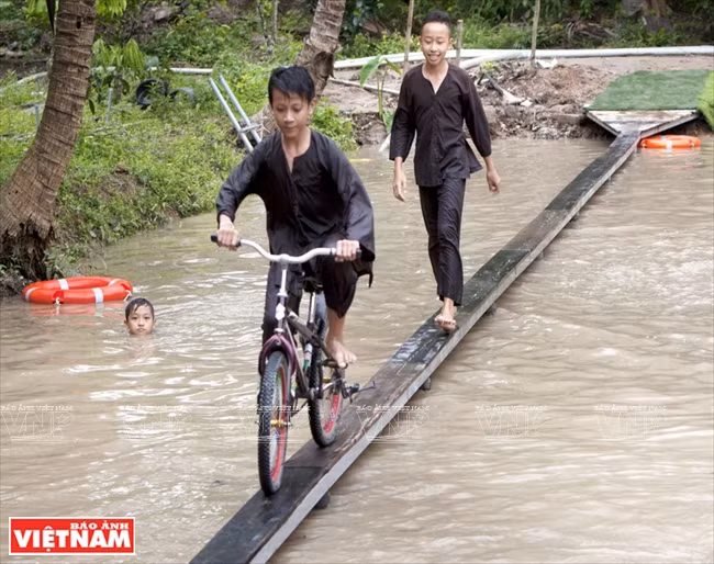Estudiantes disfrutan sus vacaciones de verano en Ben Tre. Foto: Dang Kim Phuong