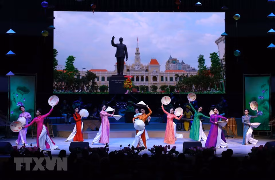 Presentación artística en el Año de Amistad Vietnam-Rusia en Moscú. (Fuente: VNA)