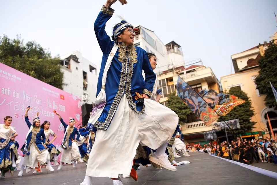El Yosakoi es un estilo de baile originario de Japón y empezó a practicarse en la ciudad de Kochi en 1954. (Fuente: VNA)