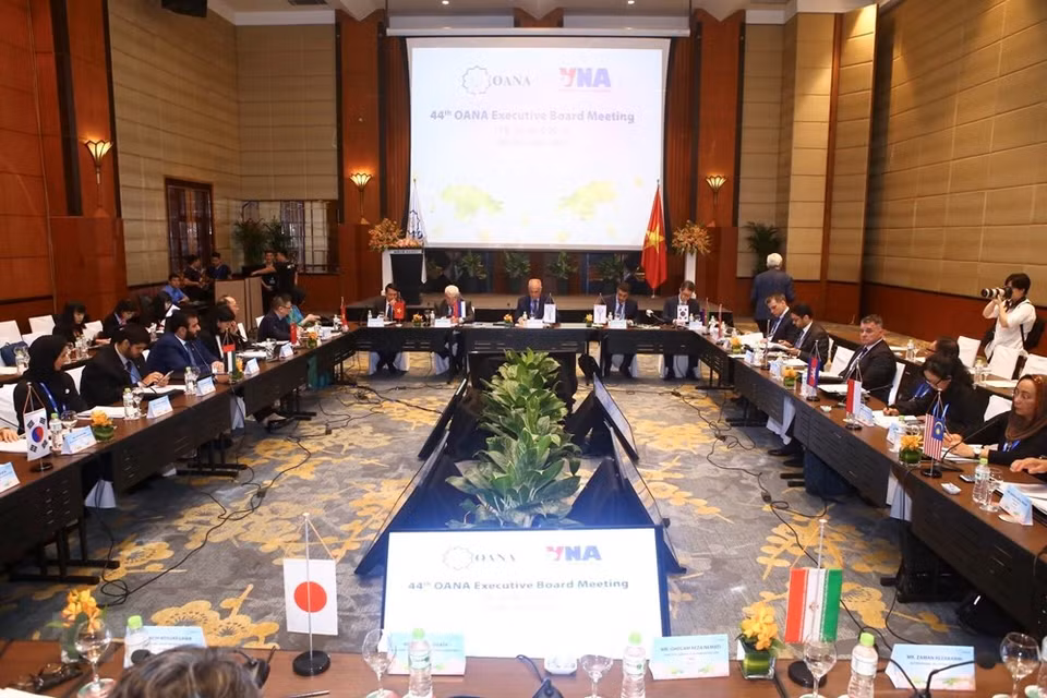 Después de la sesión de apertura, los delegados inician la 44 Reunión de Comité Ejecutivo de la Organización de las Agencias de Noticias de Asia-Pacífico (OANA). (Fuente: VNA) 