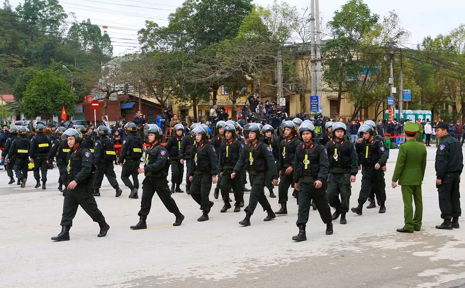 Las fuerzas policíacas aseguran la seguridad de la delegación norcoreana. (Foto: VNA)