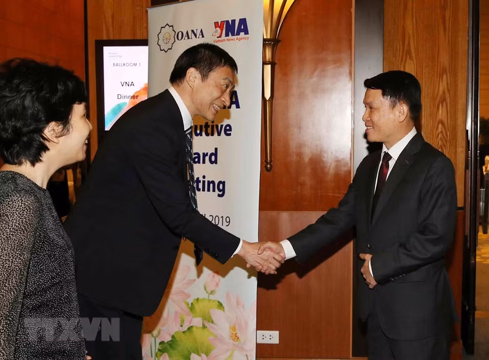Director general de la VNA, Nguyen Duc Loi, da la bienvenida a los delegados extranjeros. (Foto: VNA)