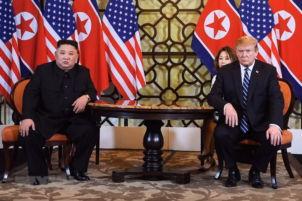 La segunda Cumbre entre Estados Unidos y Corea del Norte comienza a las 9 de la mañana del 28 de febrero de 2019 en una reunión privada de 45 minutos entre el presidente estadounidense, Donald Trump y el presidente norcoreano, Kim Jong-un. (Foto: AFP / VNA)