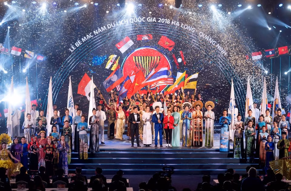 Presentación artística en el Foro de Turismo ASEAN 2019 en Ha Long. (Fuente: VNA)