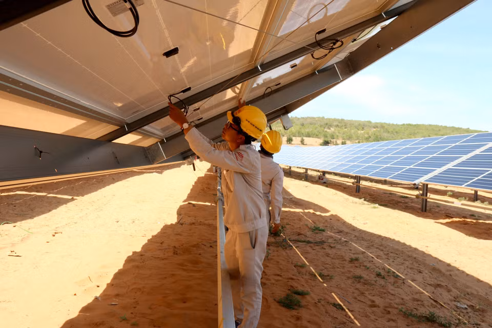 Según el plan, para 2030, Binh Thuan puede atraer inversiones para desarrollar la energía solar, con una capacidad total de más de 4.000 megavatios. (Fuente: VNA)