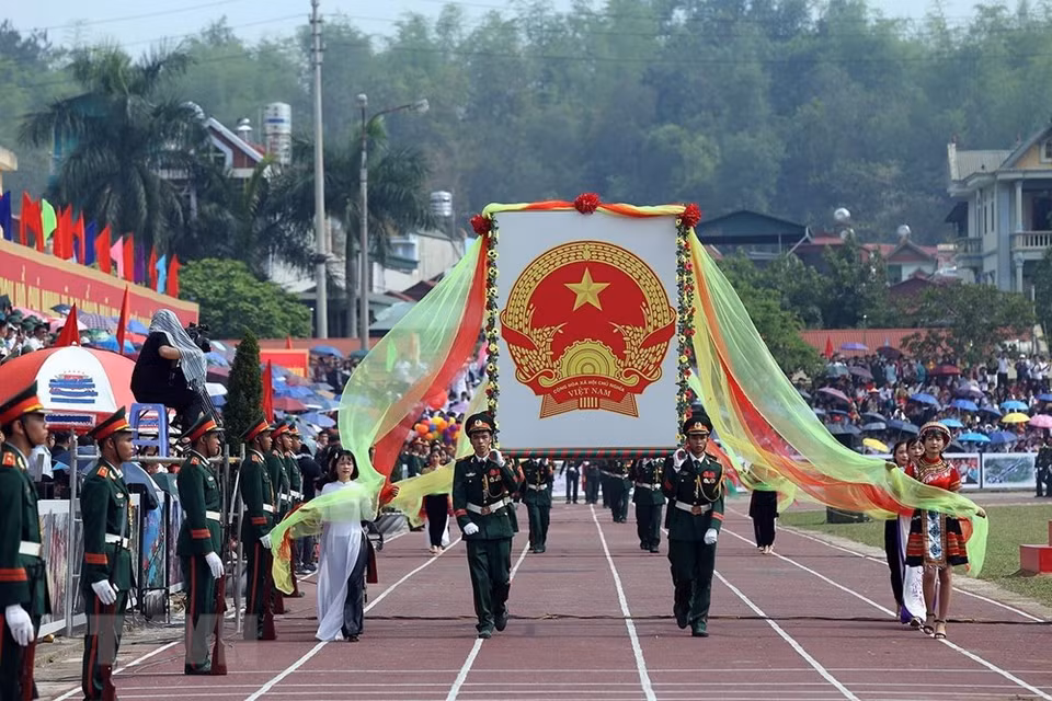 Desfile de las tropas militares. (Foto: VNA)