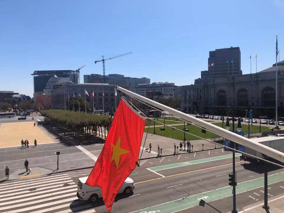 Representantes del Consulado General de Vietnam en San Francisco y autoridades de esta ciudad estadounidense en la ceremonia. (Fuente: VNA) 