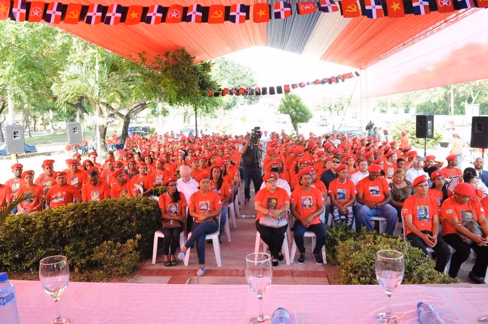 Militantes y seguirodes del MIU participan en el acto en honor al Presidente Ho Chi MInh (Fuente: VNA)