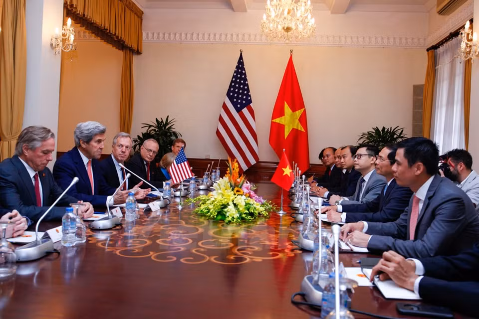 Kerry sostuvo un encuentro con el vicecanciller Bui Thanh Son (Fuente: VNA)