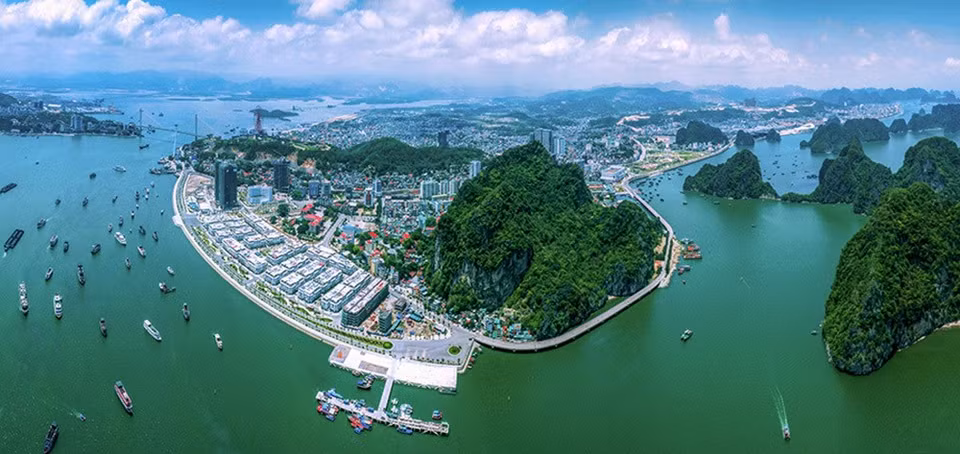 Vista aerial de Ha Long 