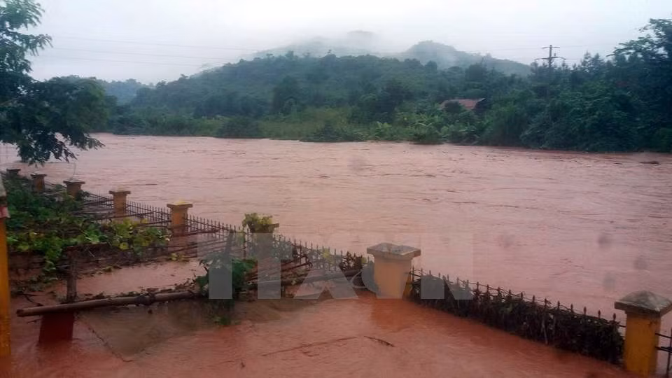 En todos los territorios afectados, las prepicitaciones e inundaciones destruyeron numerosas viviendas y obras infraestructurales, e incluso dejaron aisladas a varias localidades