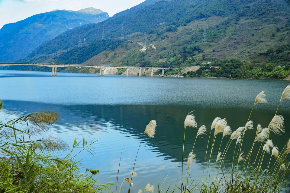 La belleza natural del municipio de Muong Lay resalta en el invierno (Fuente: VNA)