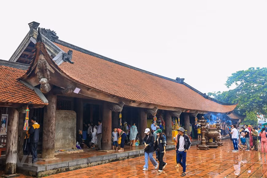 Actualmente, la pagoda Keo, una atracción típica de la provincia de Thai Binh, comprende un conjunto de 128 habitaciones divididas en 17 áreas en una superficie de dos mil 22 metros cuadrados, a lo que se añaden puertas triples, espacios de veneración a los budas y santos, el campanario y el patio.Como reconocimiento a los valores culturales, históricos y científicos especiales de la pagoda Keo, el Primer Ministro de Vietnam en 2012, Nguyen Tan Dung, firmó la Decisión No. 1419/ QD-TTg del 27 de septiembre de ese año, según la cual se clasificó la obra como una reliquia nacional especial de Vietnam. (Foto: Vietnamplus)
