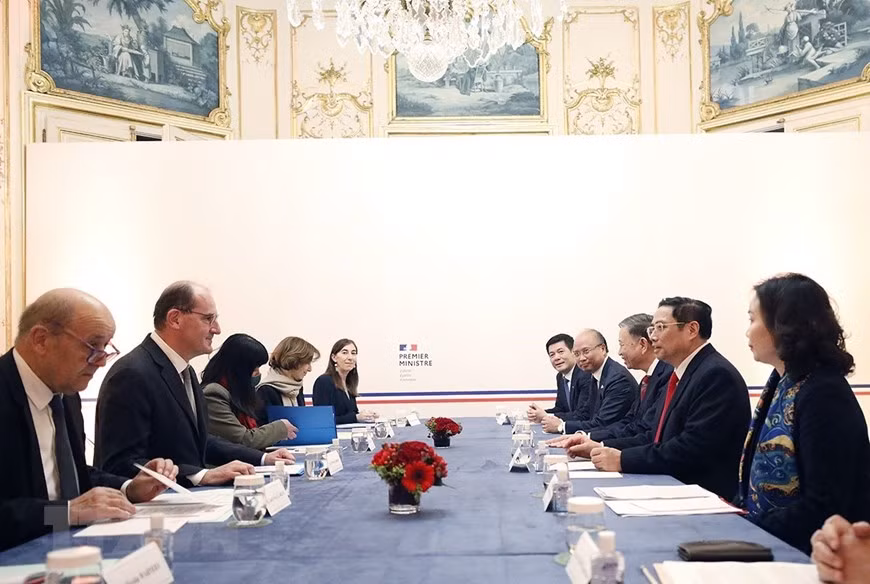 El primer ministro de Vietnam, Pham Minh Chinh, y su homólogo francés, Jean Castex, sostuvieron conversaciones (Foto: VNA)