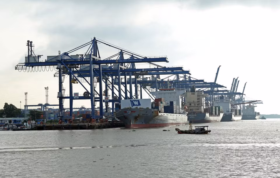 En los primeros seis meses de 2022, el volumen de mercancías despachadas a través del sistema portuario de Vietnam se estima en casi 371 millones de toneladas, un dos por ciento más que en el mismo período de 2021 (Foto: VNA)