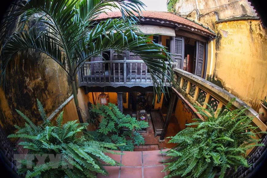 Con una arquitectura armónica, el ambiente dentro de la casa se mantiene fresco todo el año (Fuente: VNA)