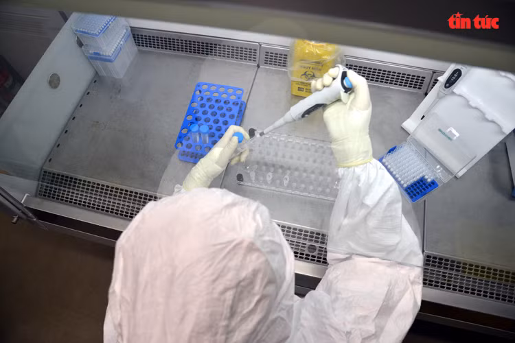 El vehículo-laboratorio puede analizar alrededor de 400 muestras por día (Fuente: VNA)