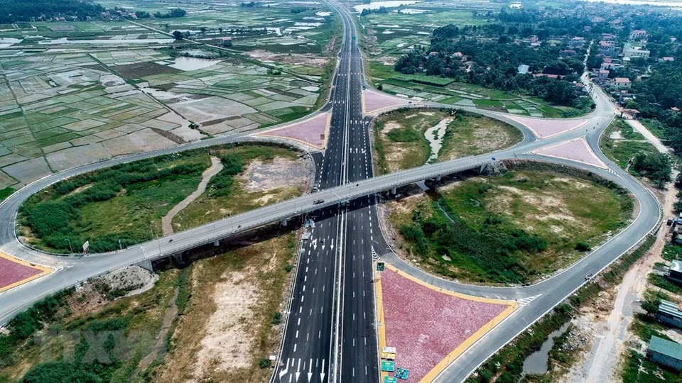 La autopista Ha Long-Hai Phong abrirá al tránsito oficialmente el primero de septiembre. (Fuente: VNA)