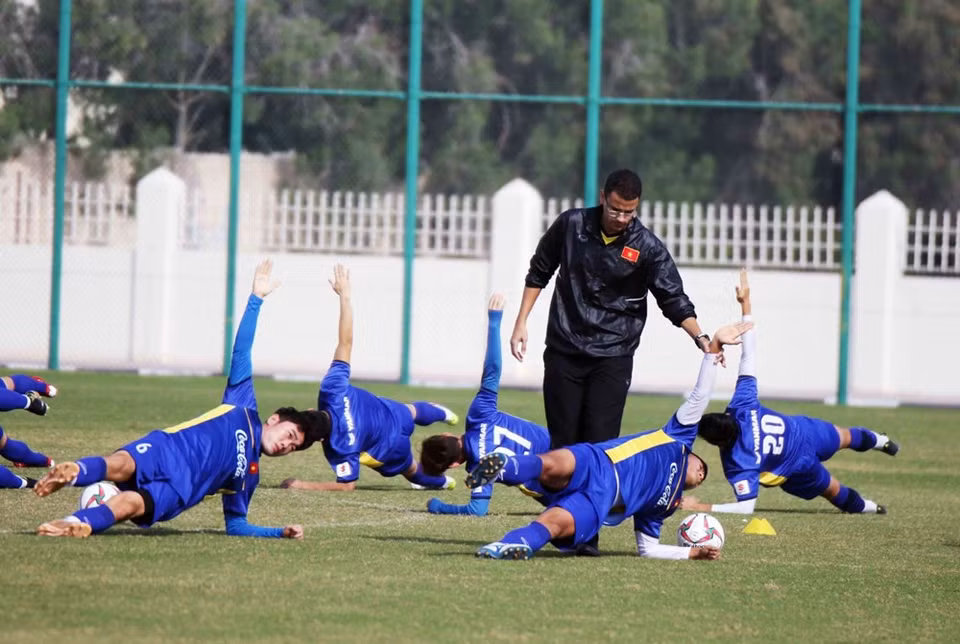 Selección de fútbol de Vietnam se prepara para Copa Asiática 2019, que tendrá lugar este mes en los Estados Árabes Unidos (Fuente:VNA)
