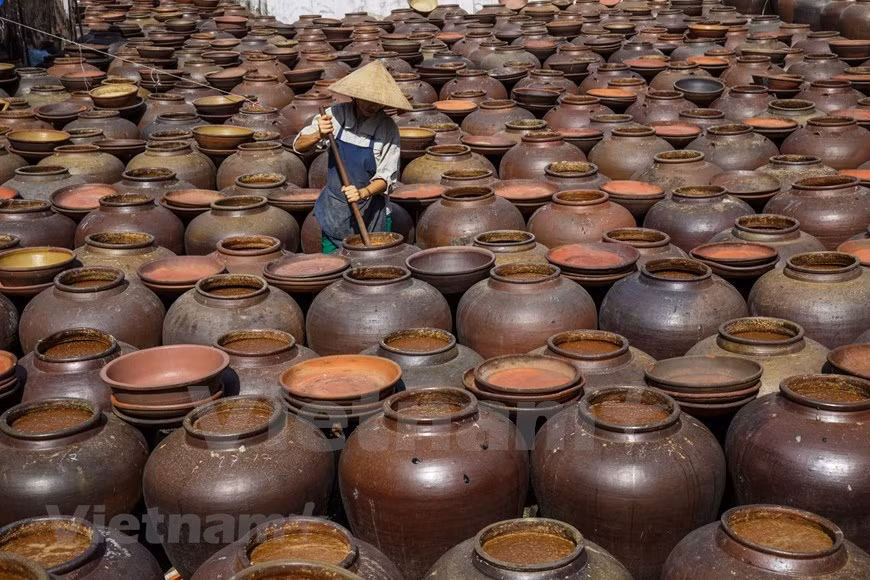 Tuong Ban (salsa de soja Ban) constituye una delicadeza del pueblo Ban Yen Nhan, distrito de My Hao, de la provincia vietnamita de Hung Yen (Foto: VNA)