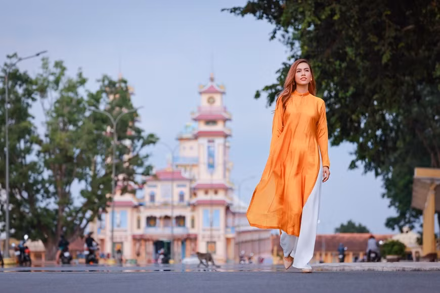 La única arquitectura del templo de Cao Dai atrae a muchos visitantes. (Foto: CTV/Vietnam+)