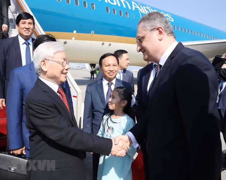Dirigentes de la Cancillería rusa reciben a Nguyen Phu Trong (Fuente: VNA)
