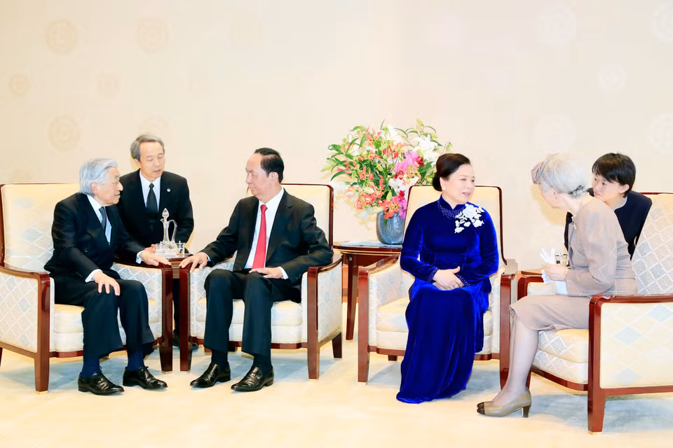 El presidente de Vietnam, Tran Dai Quang, se reunió con el Emperador de Japón, Akihito (Fuente: VNA)