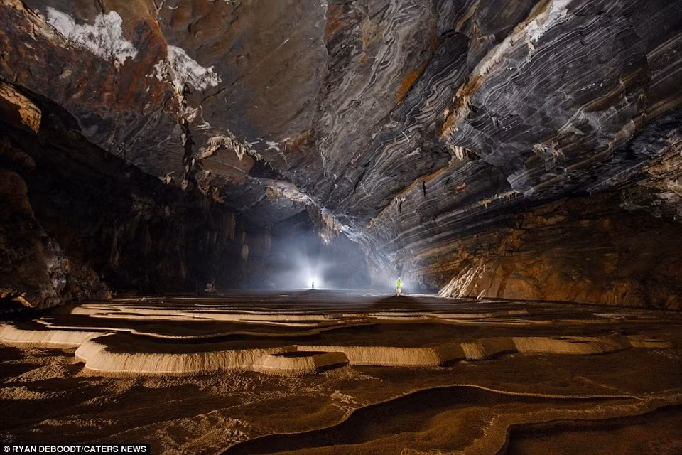 La caverna fue hallada por residentes locales hace un mes en la provincia centrovietnamita de Quang Binh. (Foto de Ryan Deboodt/DM)