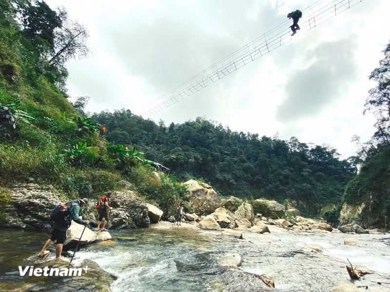 El legendario pico Pusilung es siempre un destino de ensueño para los aventureros. Para visitar a esta montaña, los excursionistas deben solicitar un permiso en el Comando de la Guardia Fronteriza de la provincia de Lai Chau. (Foto: VNA)