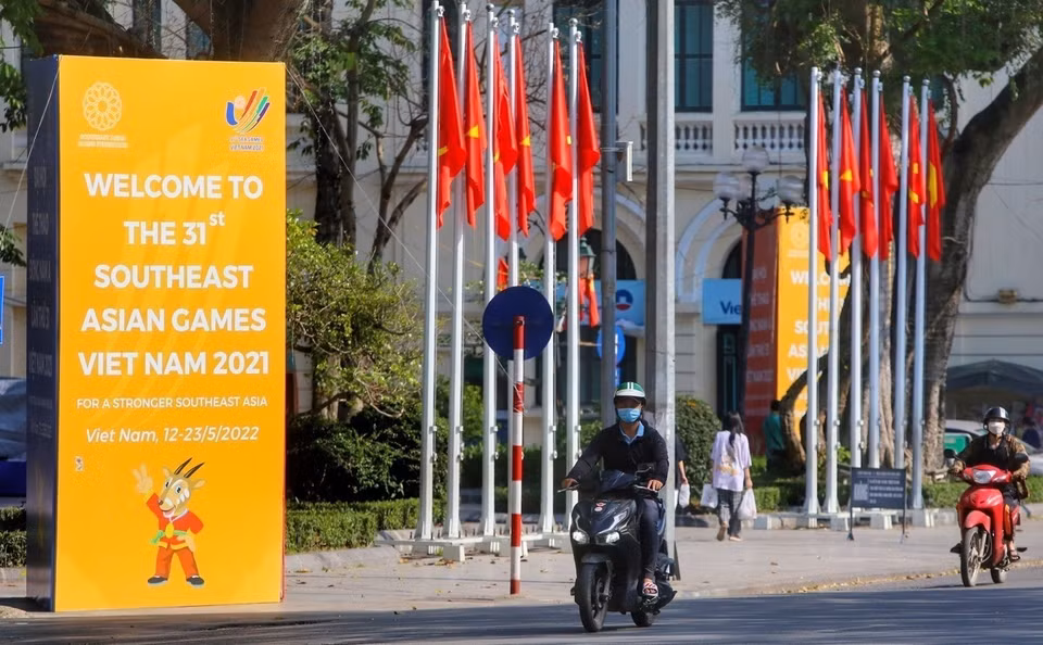 Póster de propaganda de los SEA Games 31 colocado en el área del lago de Hoan Kiem. (Fuente: VNA)