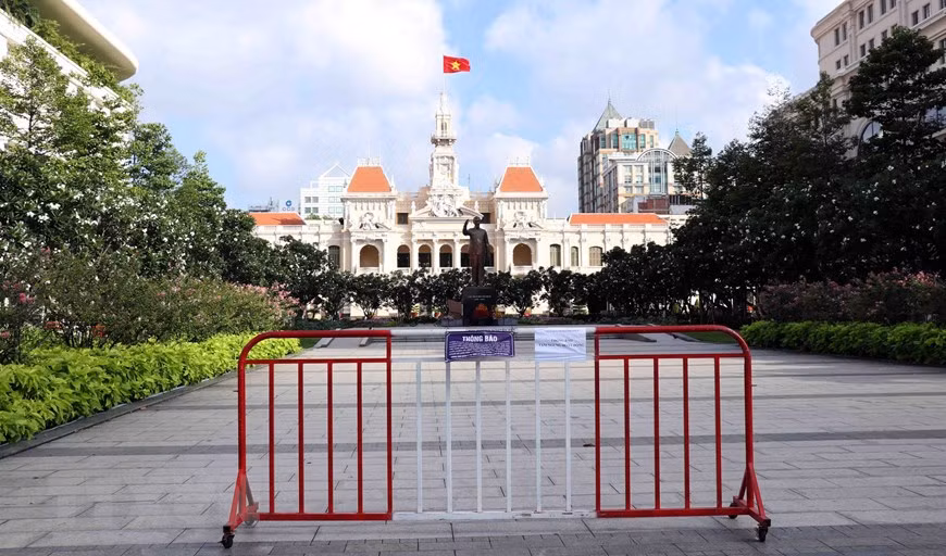 La calle peatonal Nguyen Hue, en el distrito 1, suspendió sus actividades para evitar la pandemia del COVID-19. (Fuente: VNA)