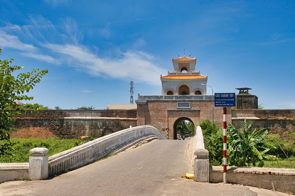 La Puerta Chanh Tay (Este) fue construida también en 1809 y se encuentra en la calle Thai Phien (Fuente: thanhnien.vn)