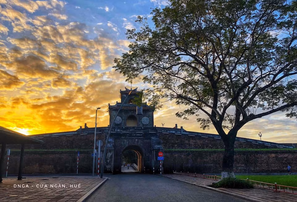 La Puerta The Nhon se sitúa en la calle Cua Ngan (Fuente: baothuathienhue.vn)