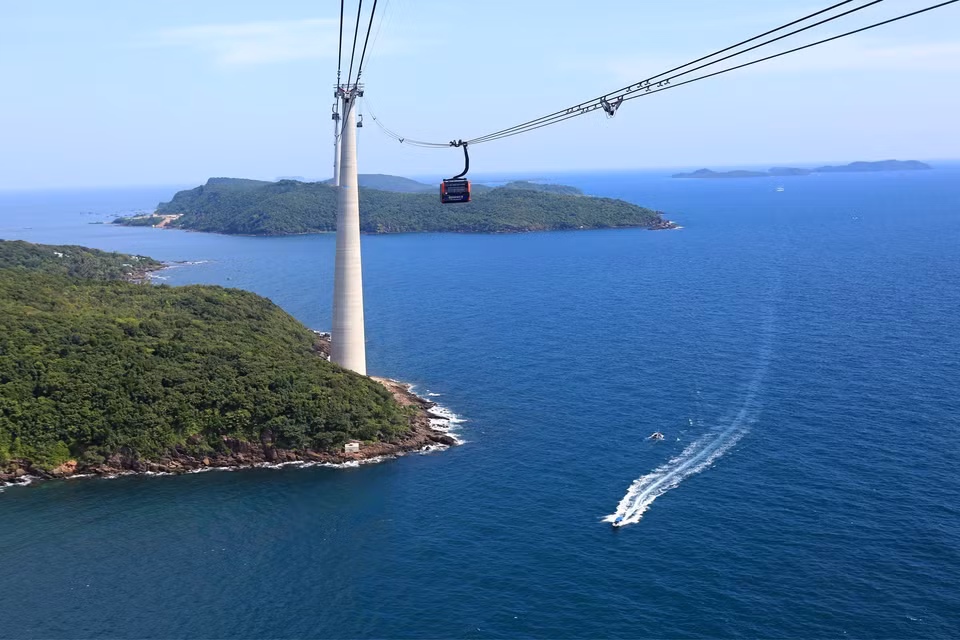 El teleférico marítimo más largo del mundo de Sun Group se puso en funcionamiento en 2018. Foto: VNA