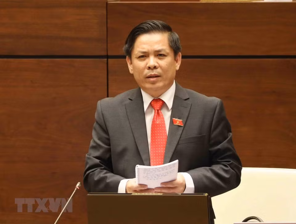 El ministro de Transporte, Nguyen Van The, comparece en el Parlamento (Fuente: VNA)