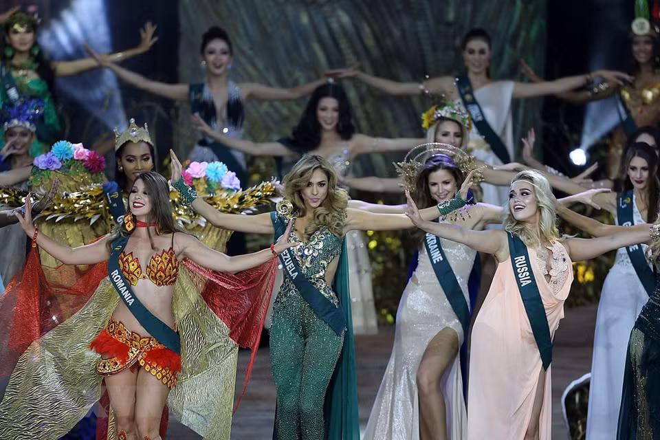 Las participantes en el Miss Tierra 2018 en Pasay, Filipinas, el 3 de diciembre (Fuente: Xinhua/VNA)